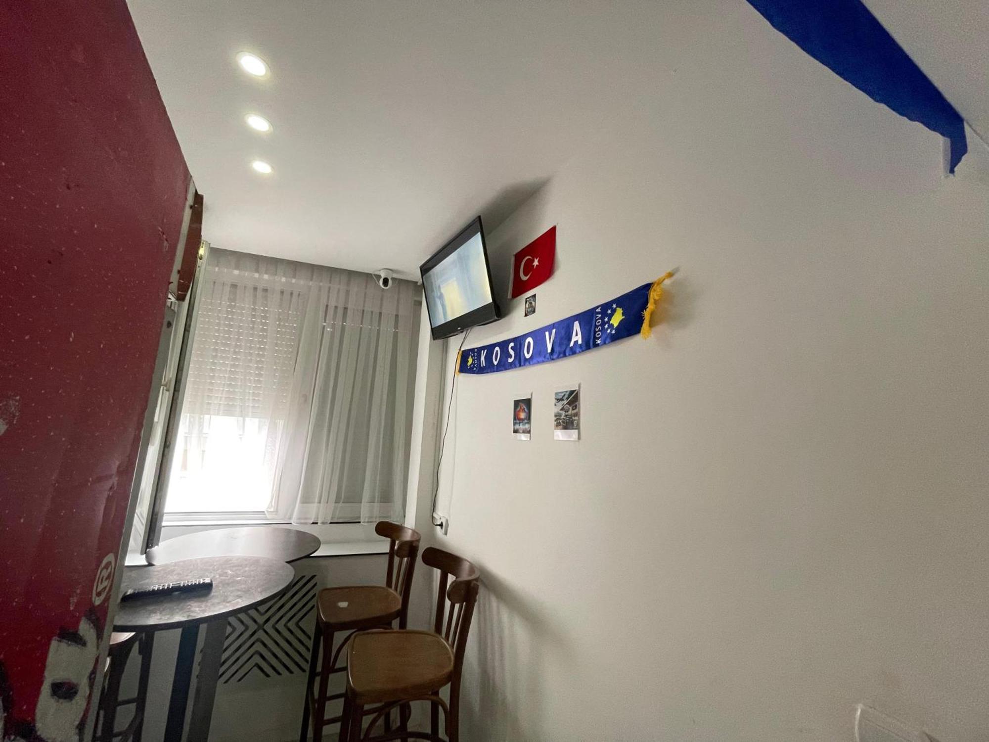 Shesh Hostel Pristina Eksteriør bilde