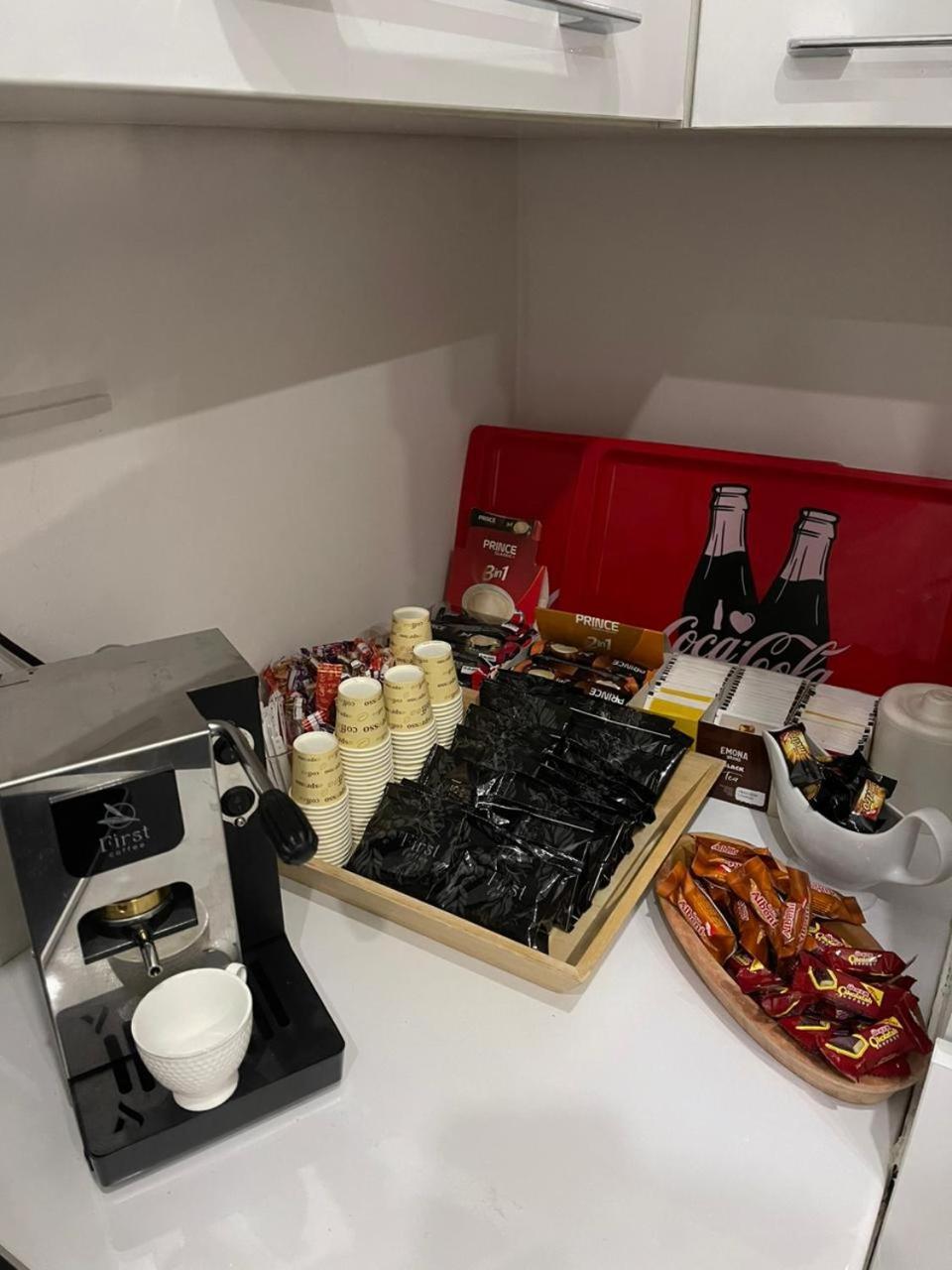 Shesh Hostel Pristina Eksteriør bilde