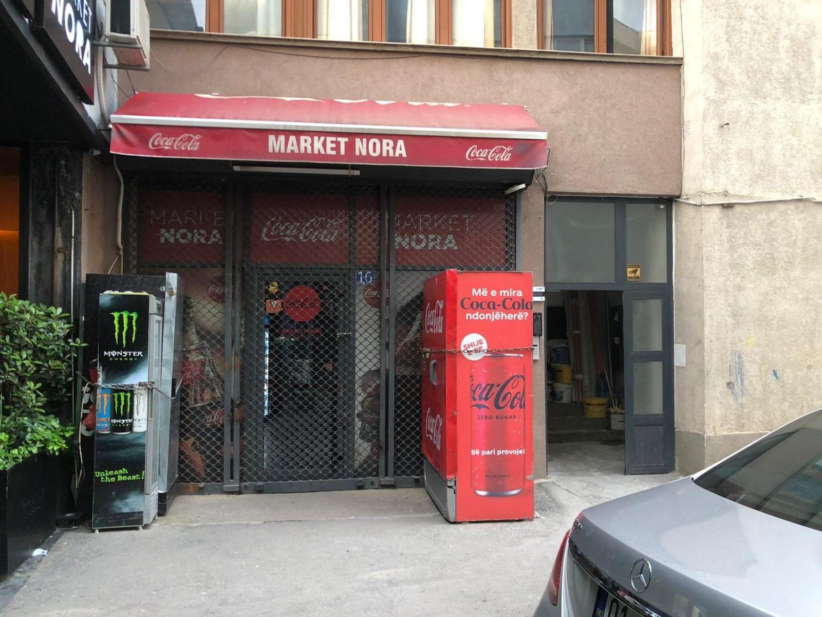 Shesh Hostel Pristina Eksteriør bilde